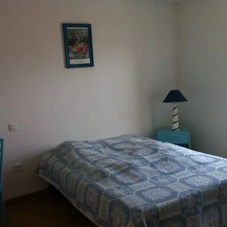 Des 2 Caps דירה 4*